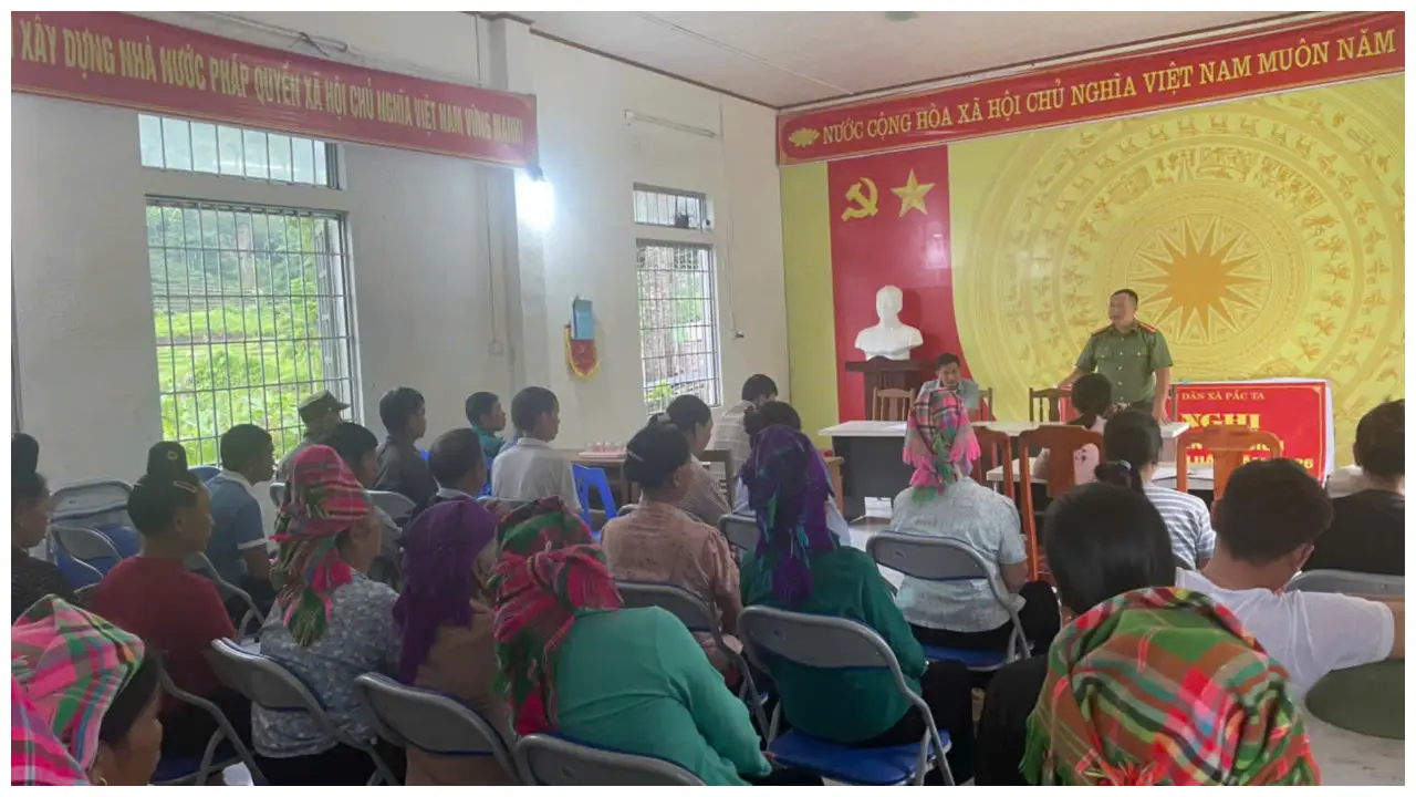 Công an xã Pắc Ta tăng cường tuyên truyền phòng ngừa hoạt động lợi dụng tín ngưỡng, tôn giáo trái pháp luật