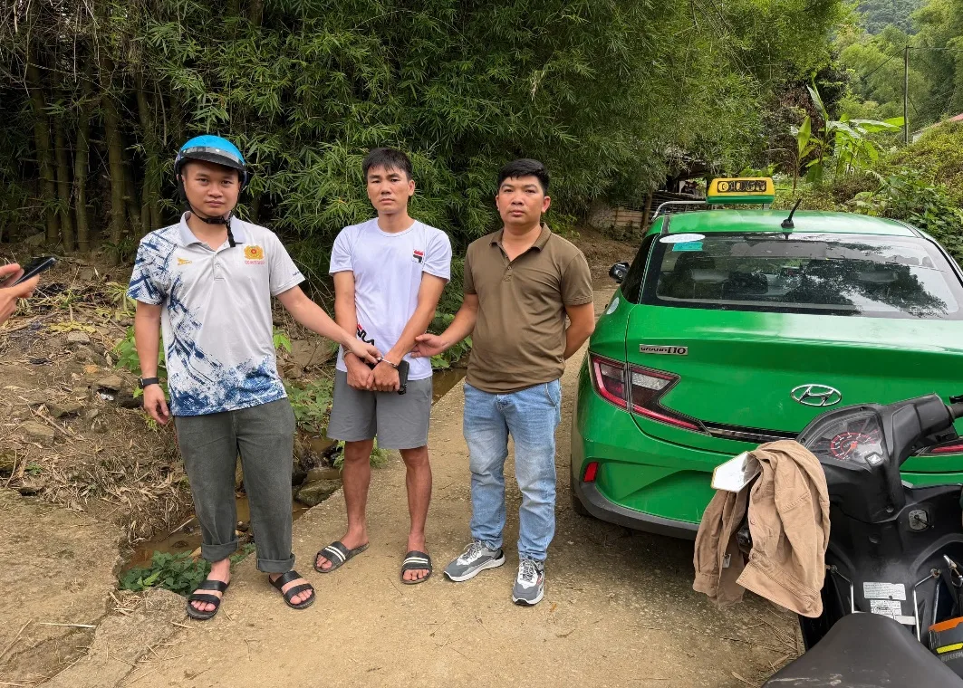 Công an xã Than Uyên, bắt giữ 02 đối tượng về hành vi tàng trữ, mua bán trái phép chất ma túy trong tháng cao điểm hành động phòng, chống ma túy.