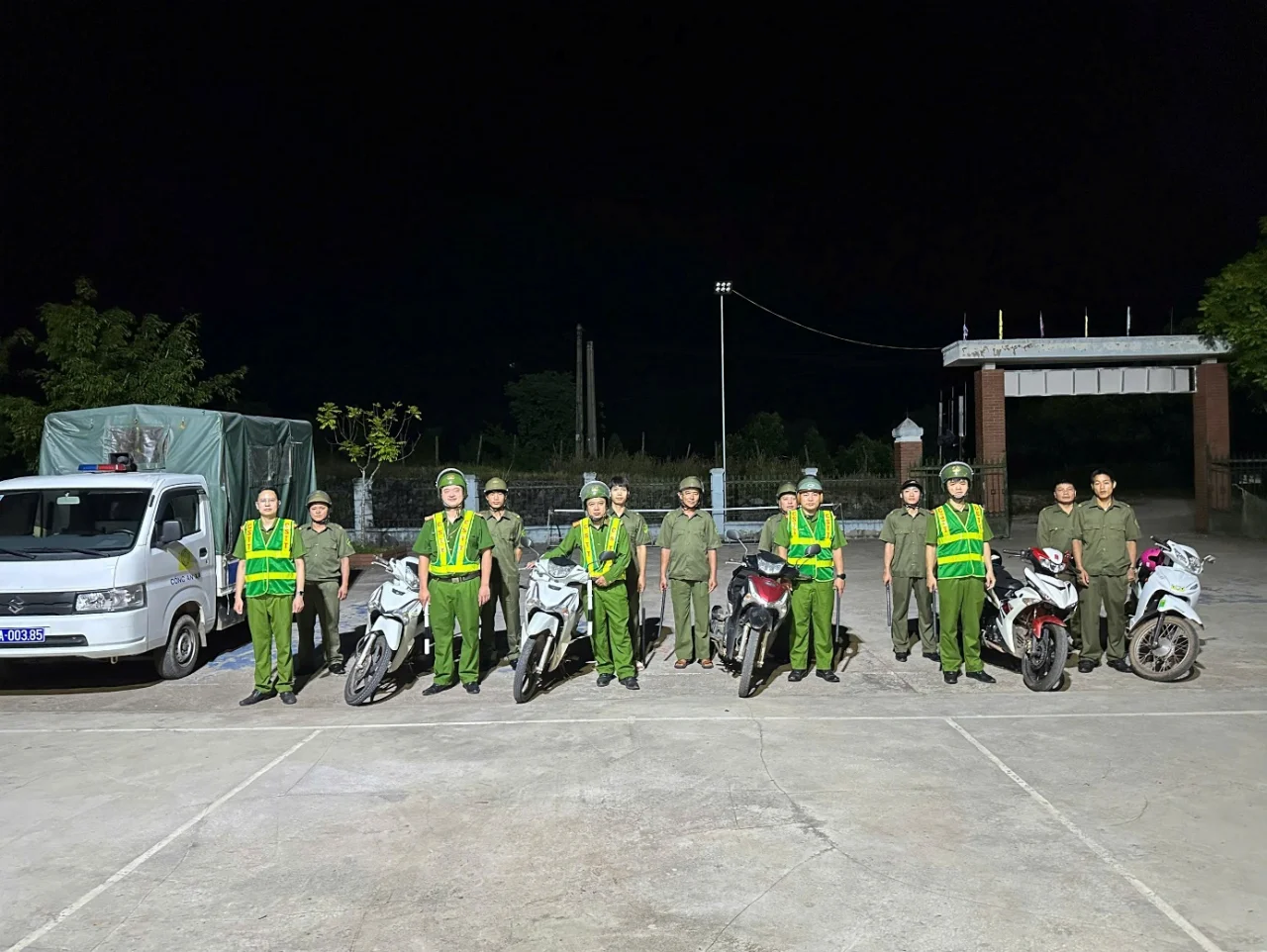 Ảnh: Lực lượng tuần tra chuẩn bị thực hiện công tác tuần tra trên địa bàn