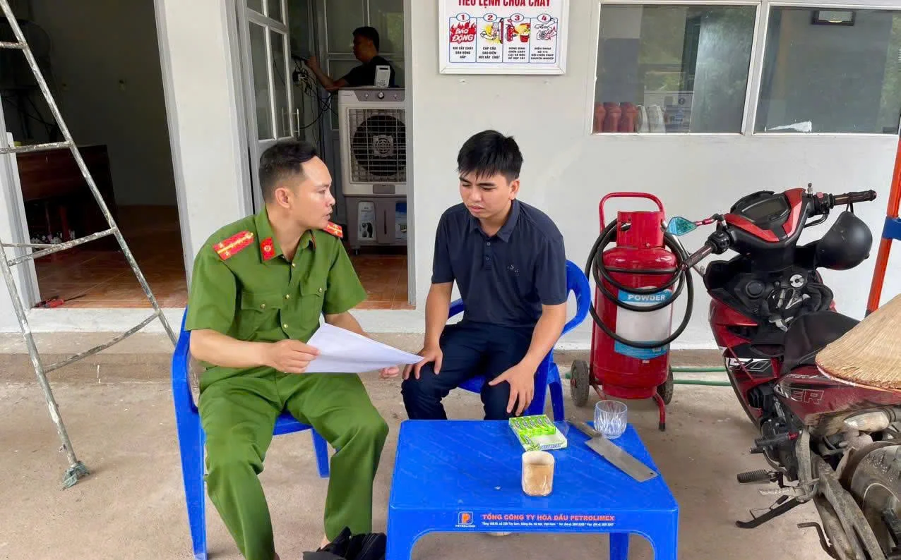 Công an xã Pu Sam Cáp tăng cường tuyên truyền, nâng cao cảnh giác trước hoạt động của 