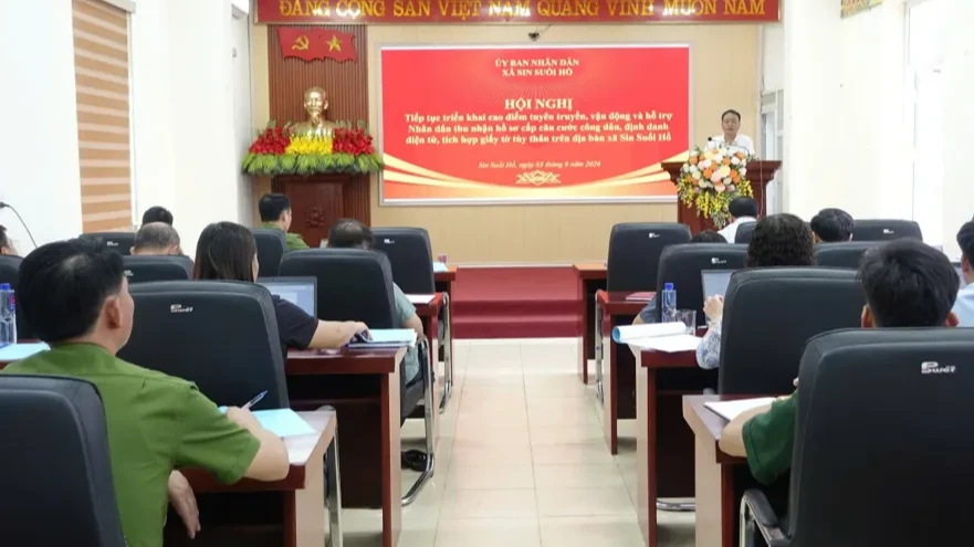 Xã Sin Suối Hồ tiếp tục triển khai cao điểm tuyên truyền, vận động và hỗ trợ Nhân dân thu nhận hồ sơ cấp Căn cước, định danh điện tử