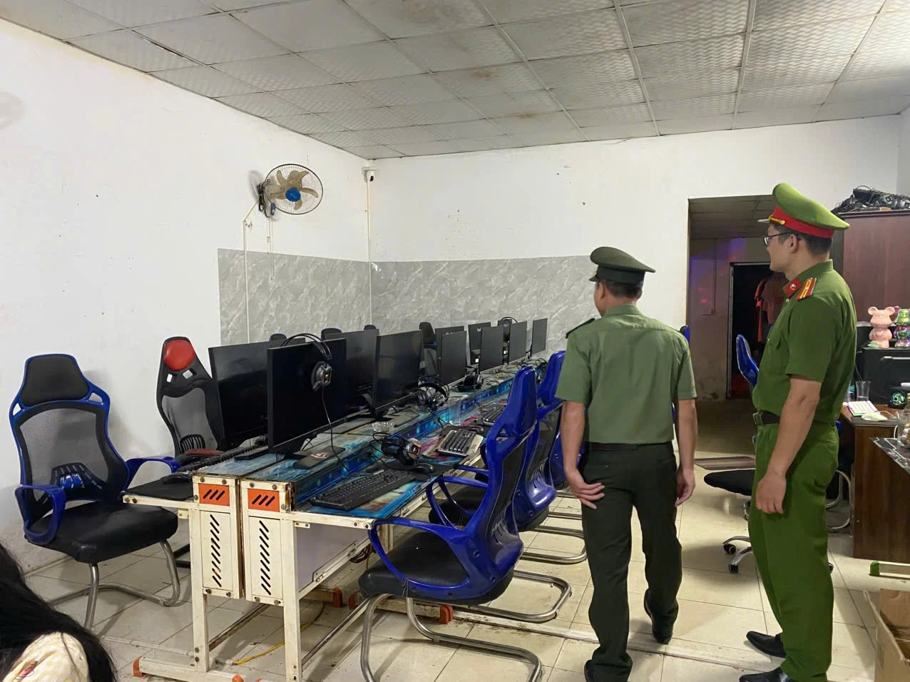 Công an phường Đoàn Kết chủ động phòng ngừa vi phạm trong hoạt động kinh doanh Internet