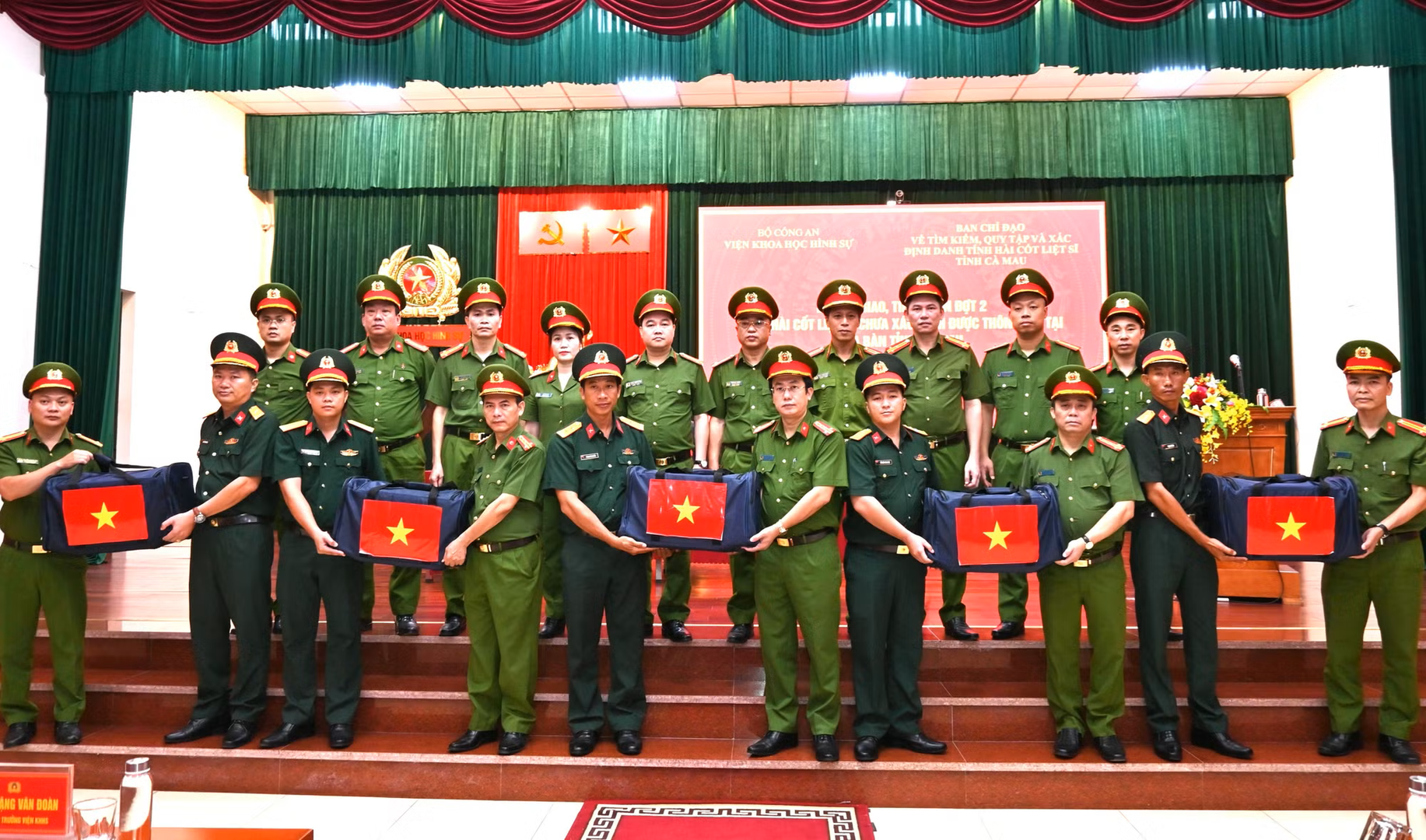 Viện Khoa học hình sự Bộ Công an tiếp nhận 535 mẫu hài cốt liệt sĩ