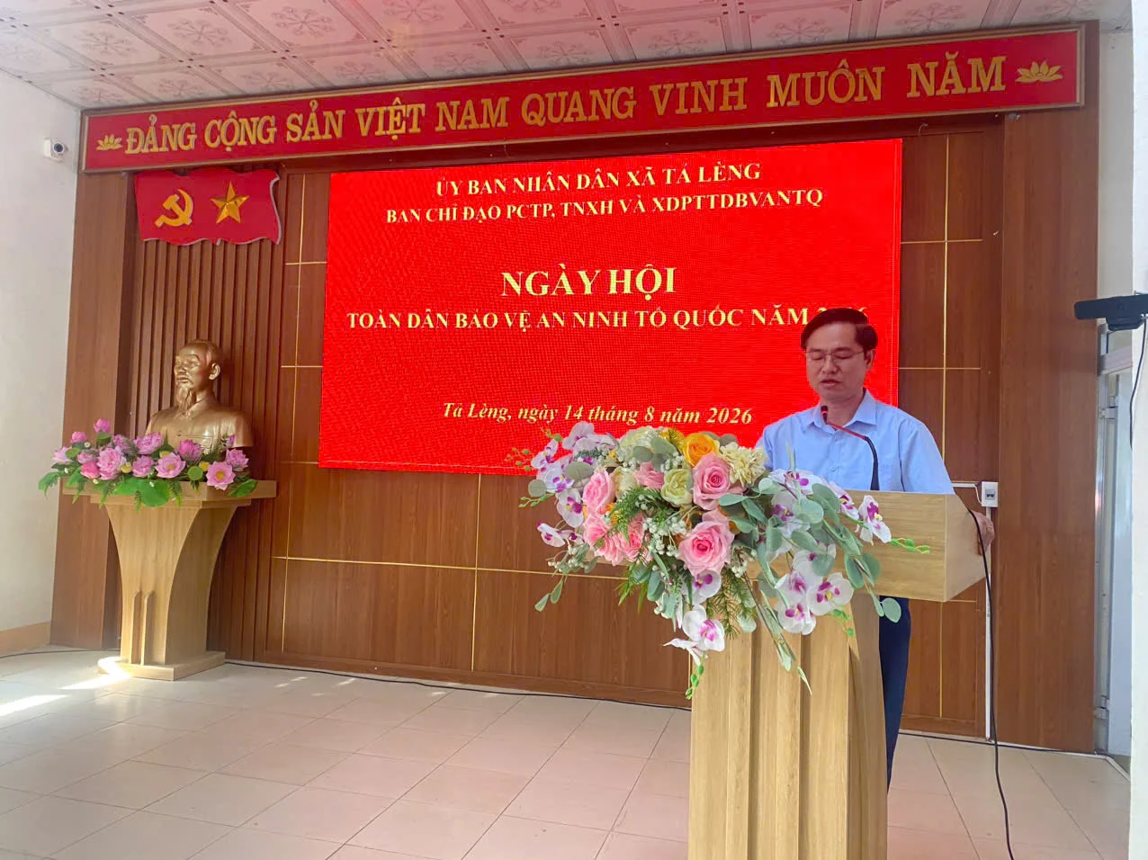 Đồng chí Hoàng Văn Trinh – Bí thư Đảng ủy xã khai mạc Ngày hội