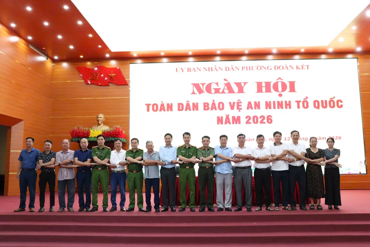 Chương trình văn nghệ khai mạc ngày hội.