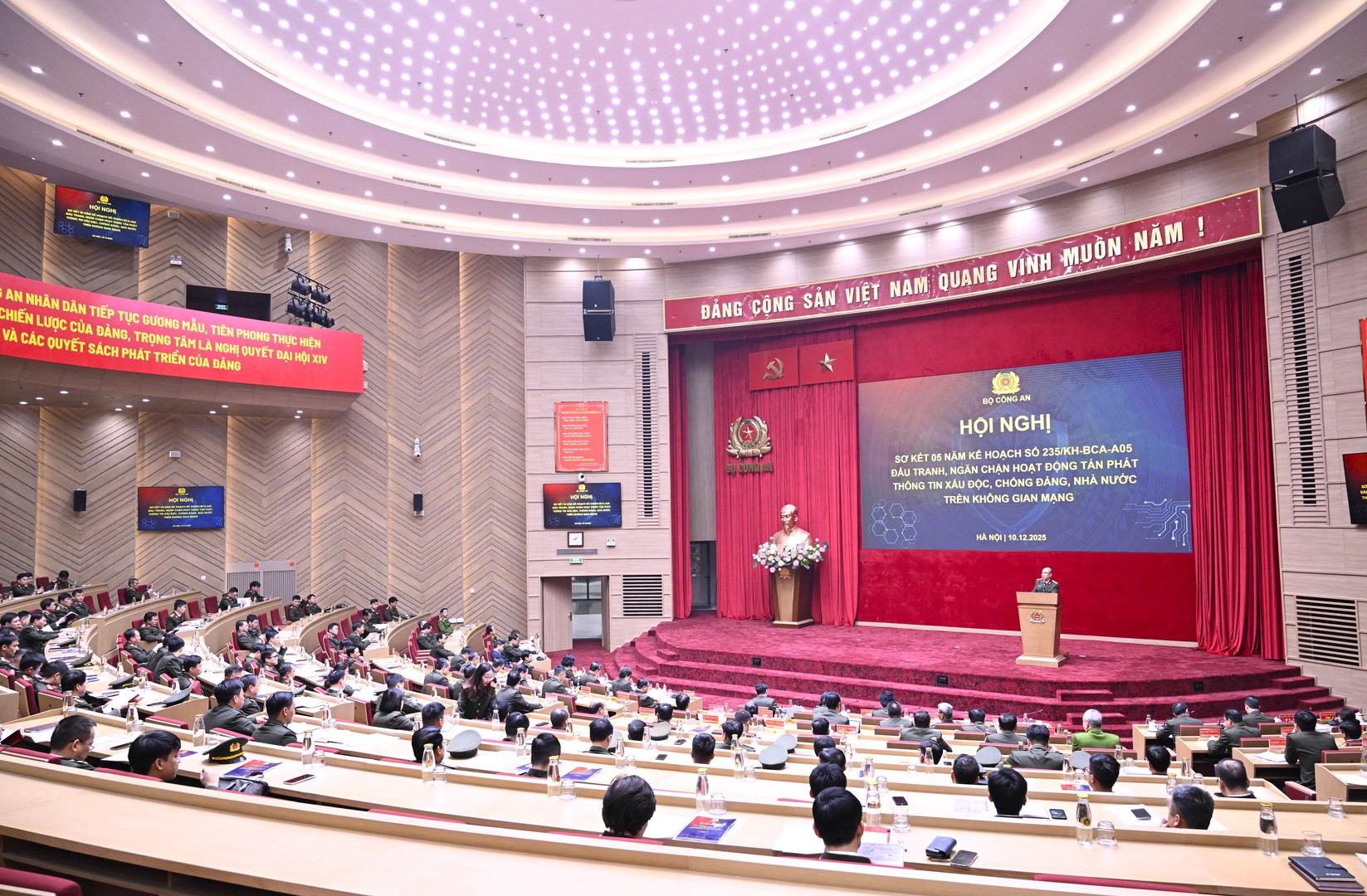 Nỗ lực xây dựng môi trường an ninh, an toàn, lành mạnh trên không gian mạng