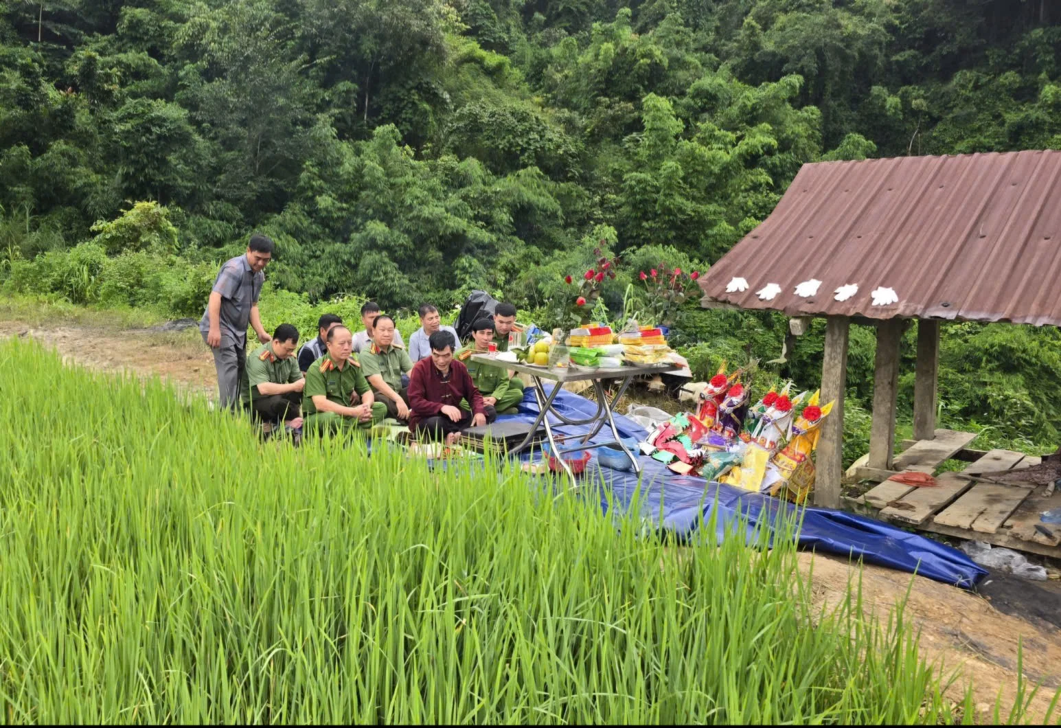Làm lý theo phong tục địa phương trước khi động thổ