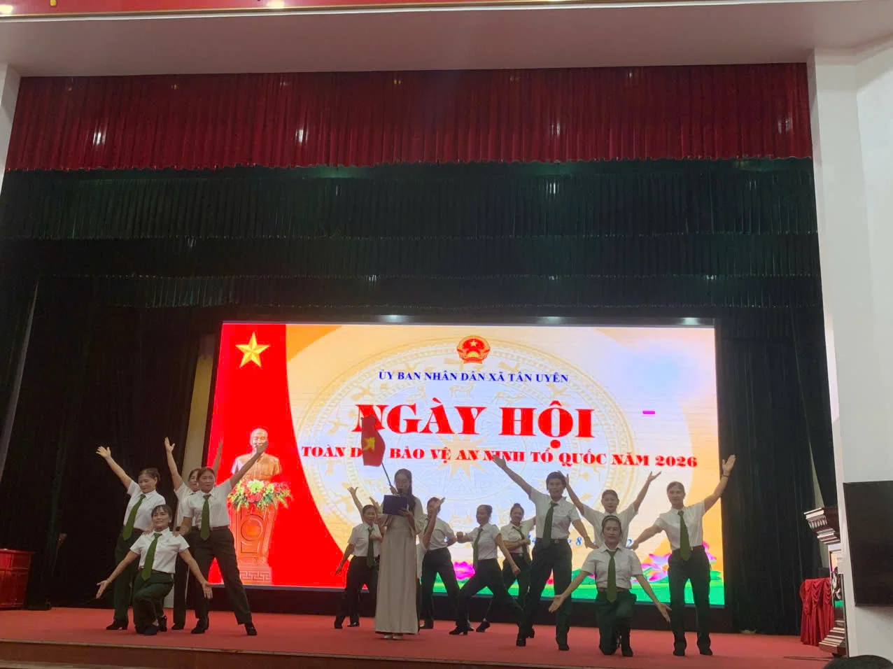 C:\Users\CA\Desktop\năm 2026. máy phụ\Tập ảnh viết tin bài 2026\Ảnh ngày hội toàn dân BVANTQ\1786696009041_2296293535666376248_8668583533119732650_a471470dda5162354660cc88c593feae.jpg