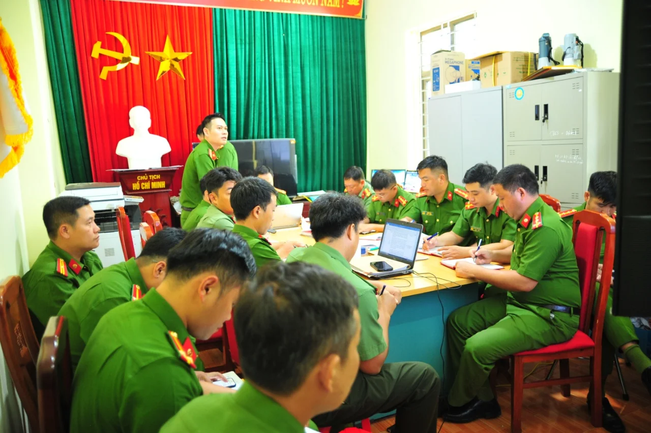 Chi bộ Công an xã tổ chức Hội nghị quán triệt, học tập Nghị quyết Hội nghị lần thứ ba BCH Trung ương Đảng khóa XIV