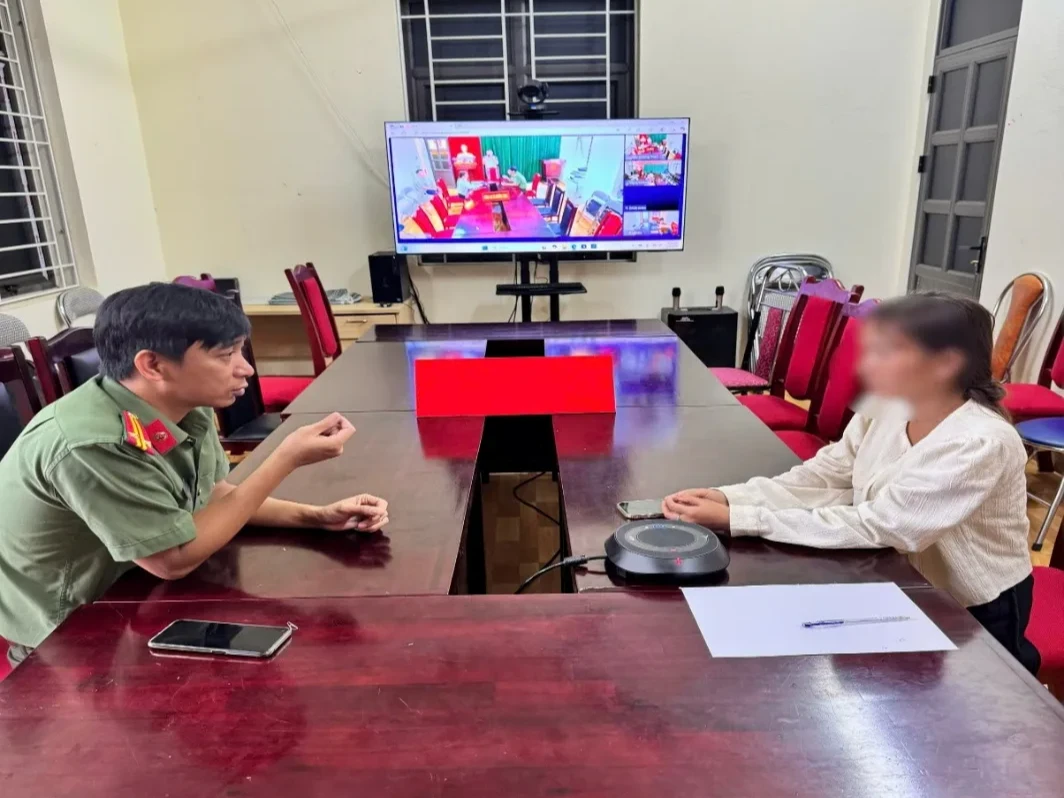 Công an xã Than Uyên làm việc với đối tượng G.T.D