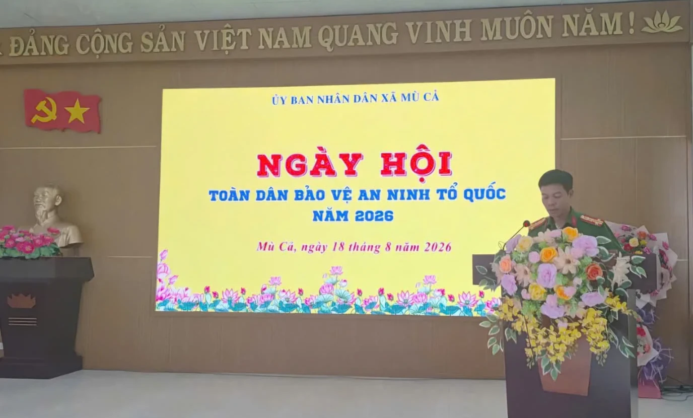 Đại tá Lê Anh Hưng - UV BTV Đảng ủy - Phó Giám đốc Công an tỉnh dự và chỉ đạo Ngày hội