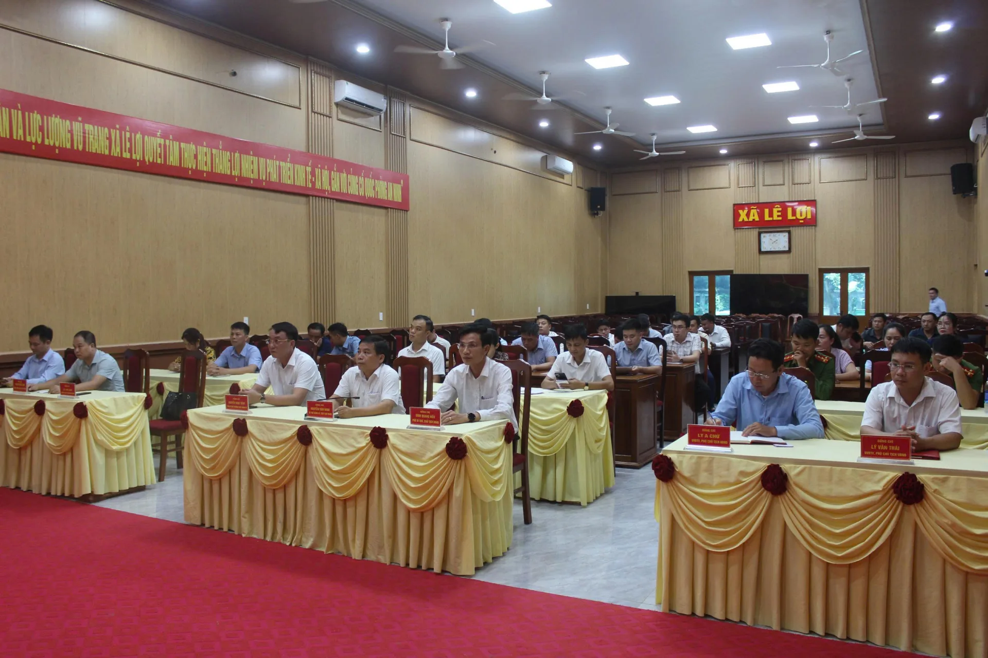 Quang cảnh buổi Lễ phát động hưởng ứng Lời kêu gọi của Ủy ban Mặt trận Tổ quốc Việt Nam tỉnh Lai Châu về vận động hỗ trợ Nhân dân bị ảnh hưởng do thiên tai trên địa bàn tỉnh
