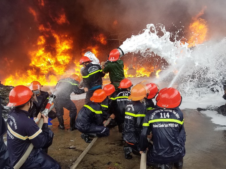 Phân công trách nhiệm, quan hệ phối hợp, quy trình xác minh, giải quyết vụ cháy trong Công an nhân dân