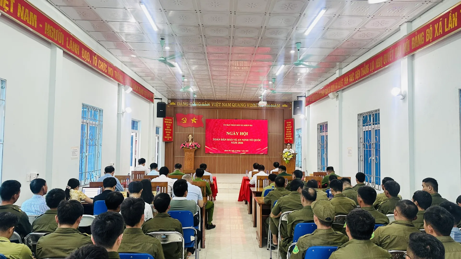 Đại diện Lãnh đạo UBND xã ôn lại truyền thống ngày hội và phát biểu chỉ đạo tại ngày hội