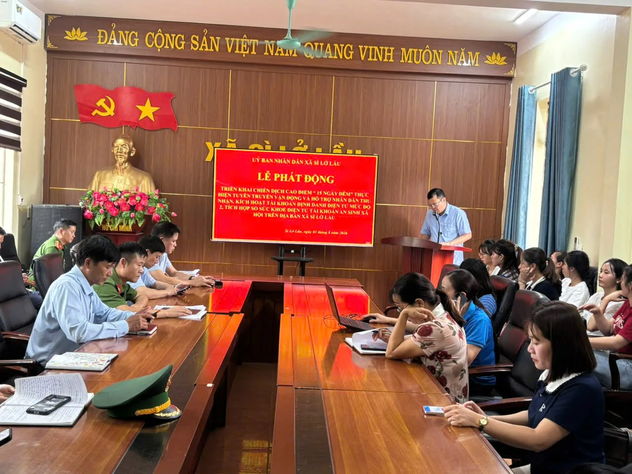 Xã Sì Lở Lầu phát động cao điểm tuyên truyền, vận động và hướng dẫn Nhân dân kích hoạt tài khoản định danh điện tử mức độ 2