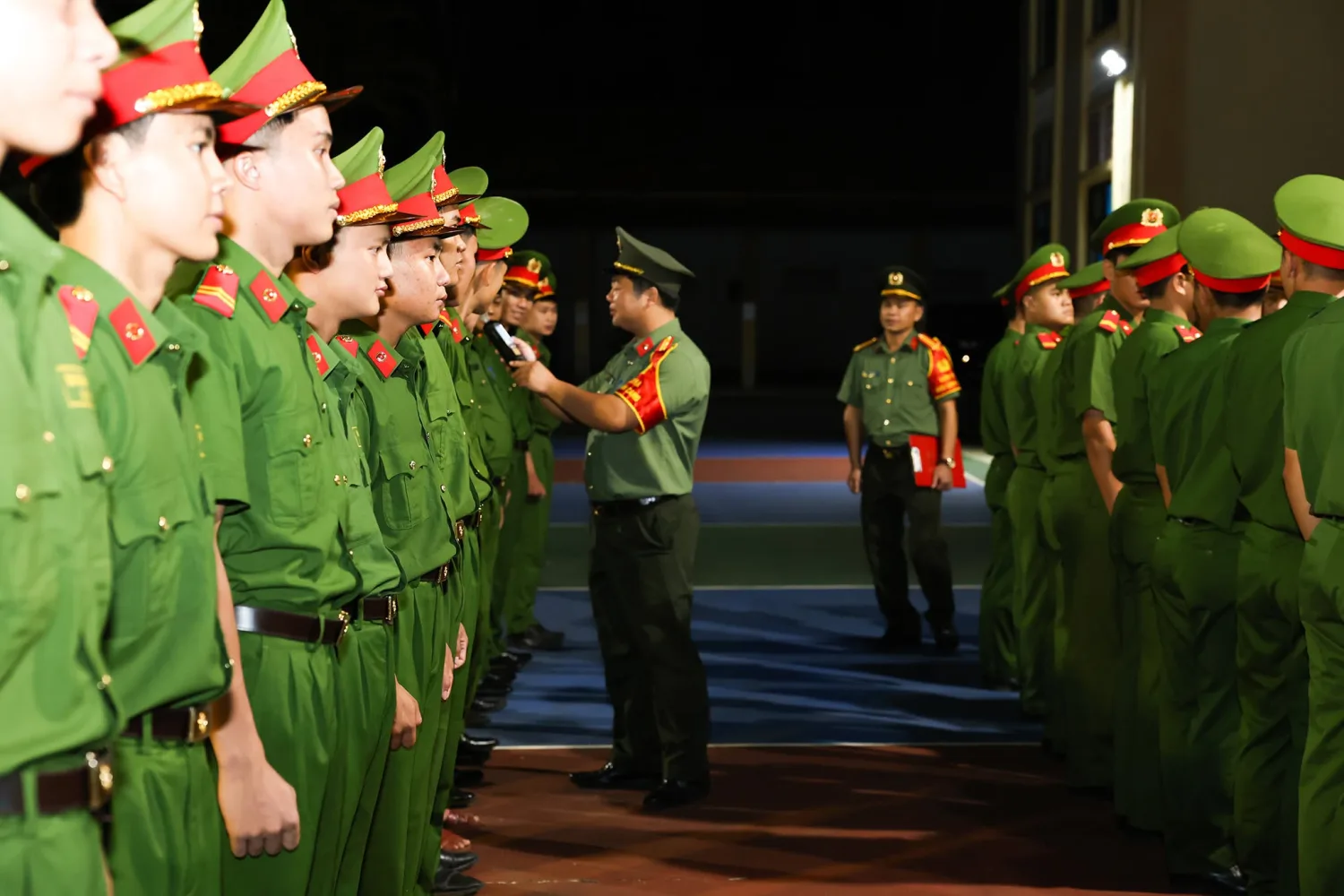 Tăng cường siết chặt kỷ luật, kỷ cương chấp hành nghiêm điều lệnh Công an nhân dân