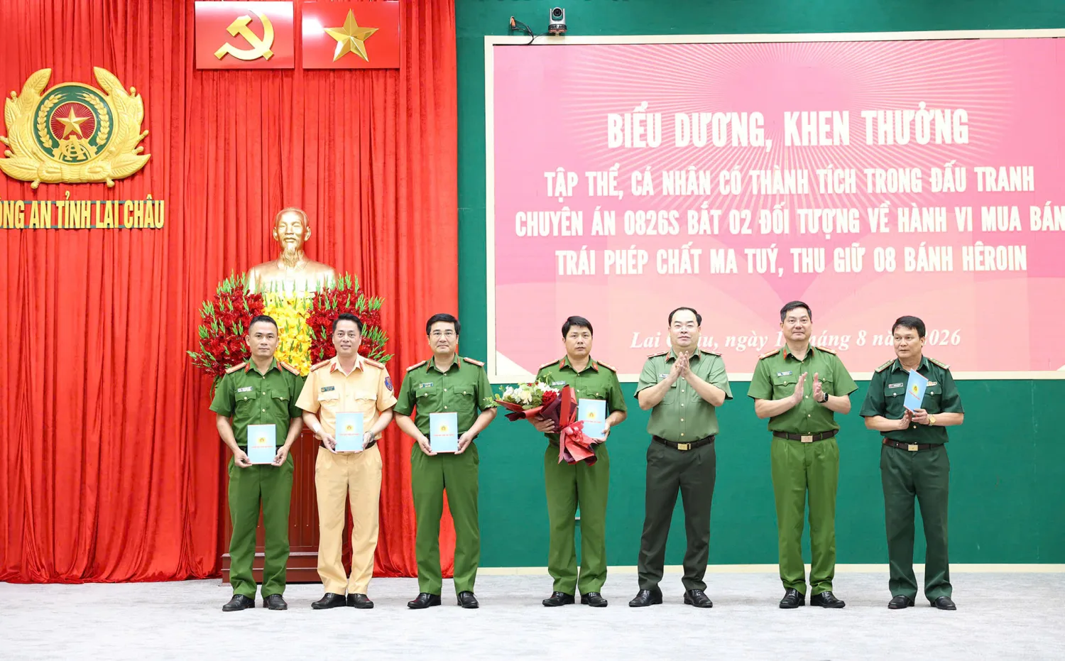 Kịp thời chặn đường dây vận chuyển 8 bánh heroin vào Lai Châu