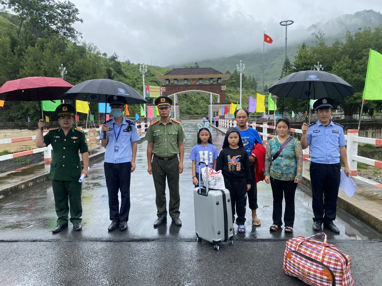 Sửa đổi, bổ sung một số quy định về mẫu giấy tờ liên quan đến nhập cảnh, xuất cảnh, cư trú của người nước ngoài tại Việt Nam