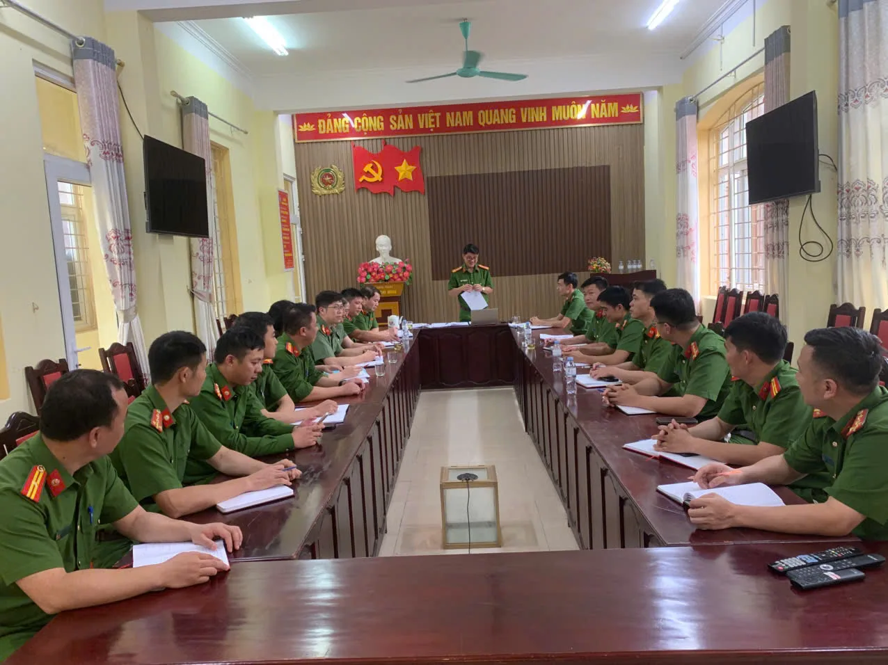 Chi bộ Công an xã Tân Uyên tổ chức sinh hoạt thường kỳ tháng 8/2026, nâng cao năng lực lãnh đạo và sức chiến đấu của tổ chức đảng