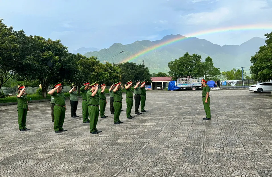 Công an xã Tân Uyên triển khai, thực hiện Kế hoạch tập huấn Điều lệnh, quân sự, võ thuật năm 20206