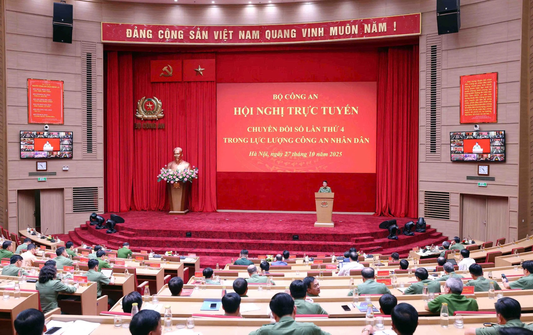 Tiếp tục lập nên kỳ tích, đột phá mới về chuyển đổi số trong Công an nhân dân