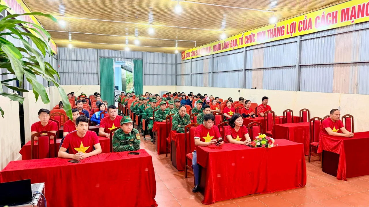 Công an xã Dào San cùng các lực lượng hưởng ứng Chương trình đi bộ “Cùng Việt Nam tiến bước” năm 2026
