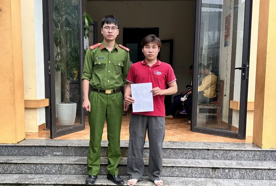 Thanh niên vùng cao viết đơn tình nguyện tham gia nghĩa vụ Công an nhân dân trong ngày Quốc khánh