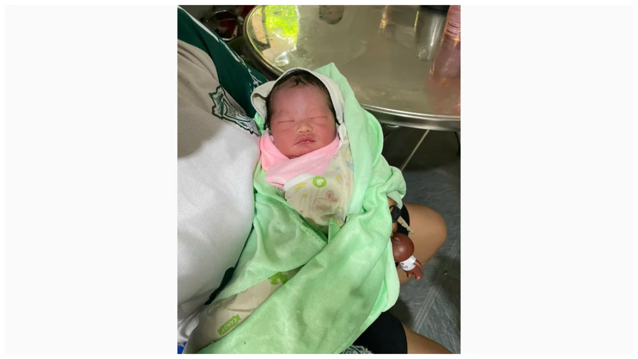 Công an xã Khổng Lào kịp thời phối hợp cứu giúp cháu bé sơ sinh bị bỏ rơi tại kho trấu