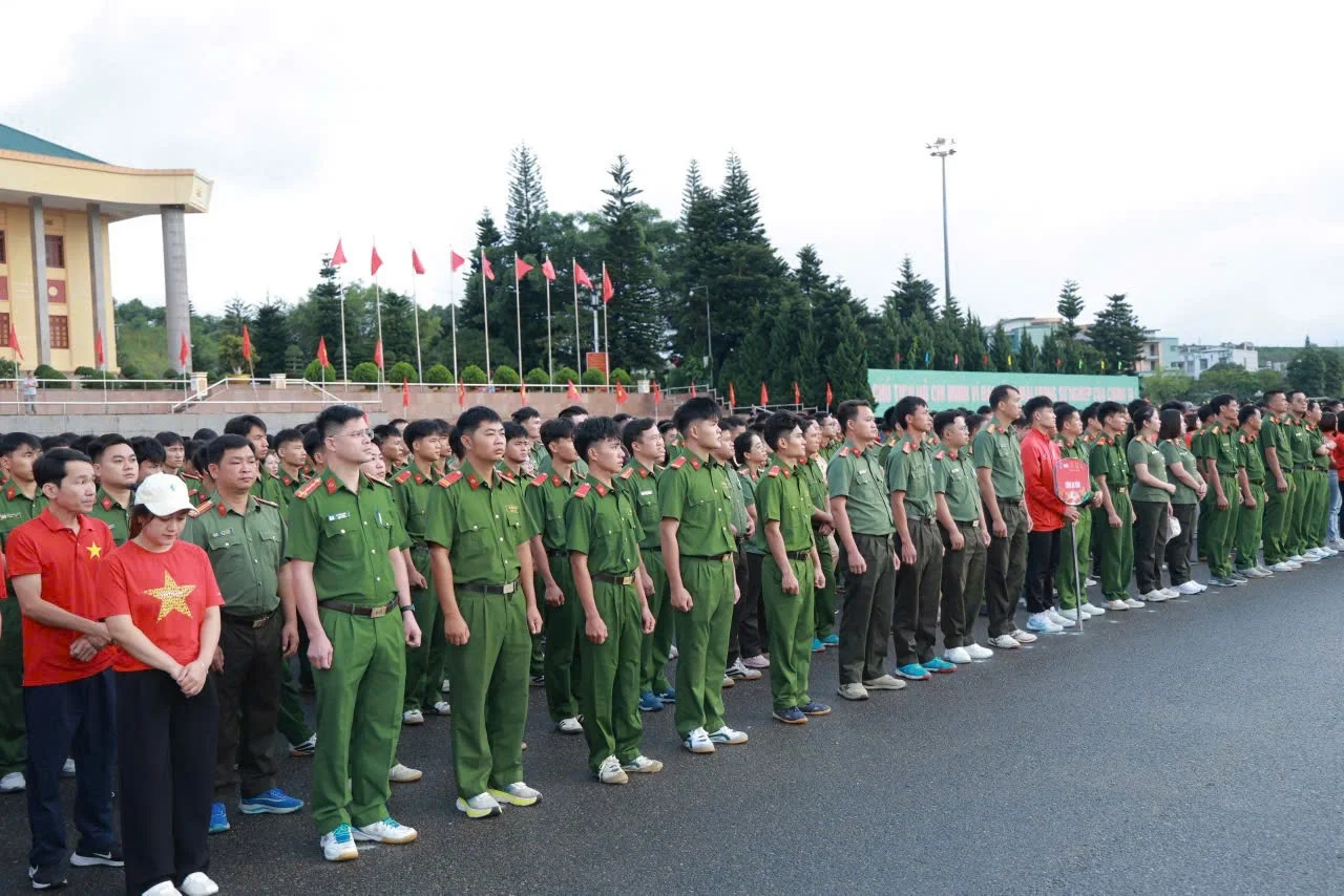 Mỗi bước chân, một hành động vì sức khỏe.