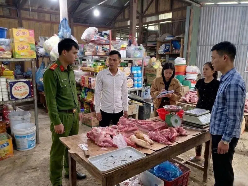 Công an xã Mù Cả ngăn chặn diễn biến dịch tả lợn châu phi xâm nhập địa bàn