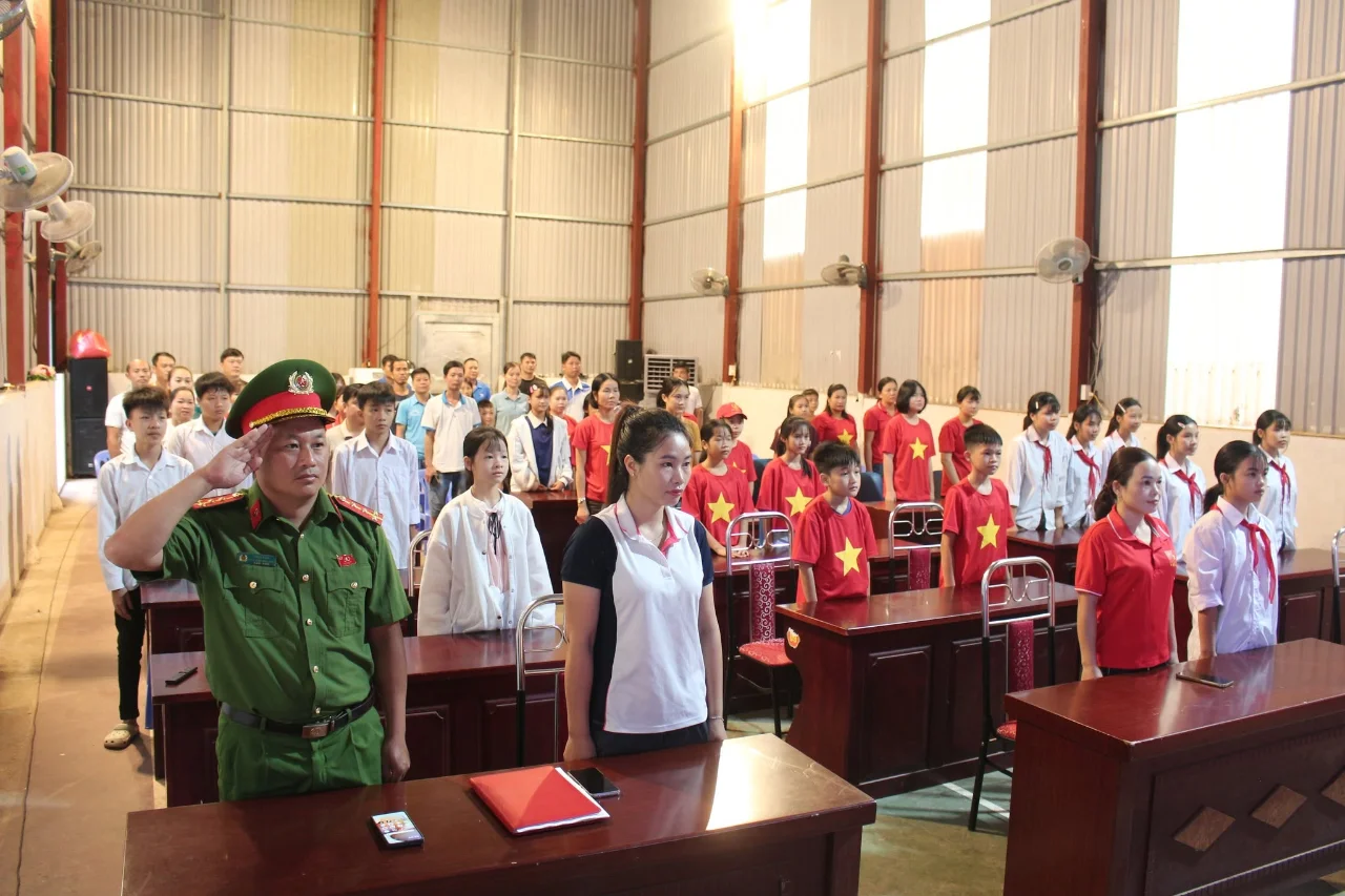 Công an xã Nậm Cuổi tham gia và phối hợp tổ chức Ngày hội đi bộ toàn quốc “Cùng Việt Nam tiến bước” năm 2026.
