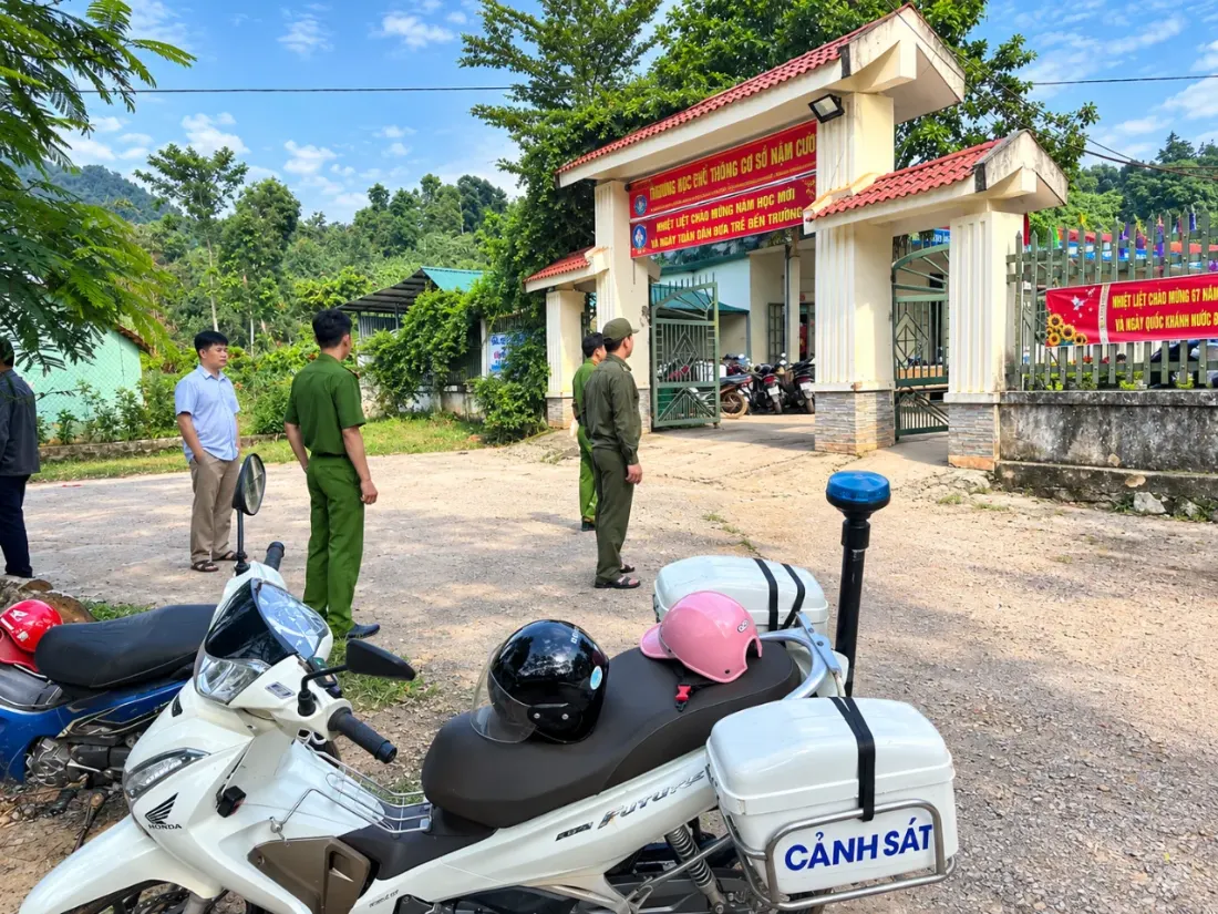 Công an xã Nậm Cuổi bảo đảm ANTT, an toàn giao thông phục vụ lễ khai giảng năm học 2026–2027