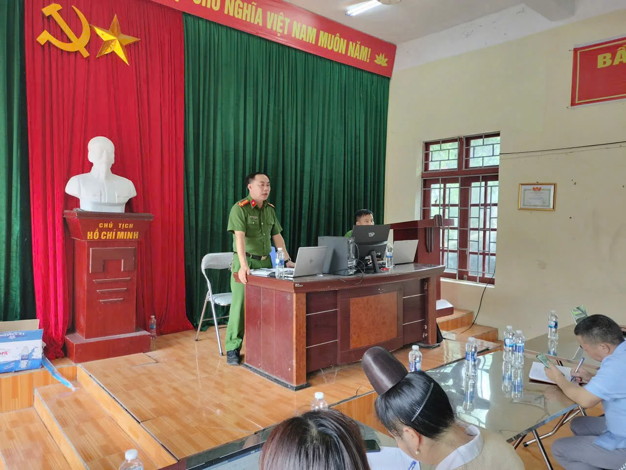 Công an xã Pu Sam Cáp chung tay xây dựng “lá chắn” trước thông tin xấu, độc trên không gian mạng