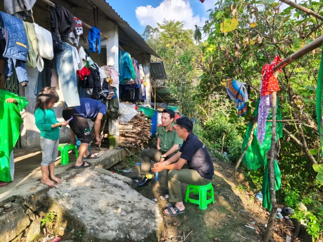 Công an xã Dào San tăng cường xuống cơ sở, vận động người nghiện tham gia điều trị Methadone
