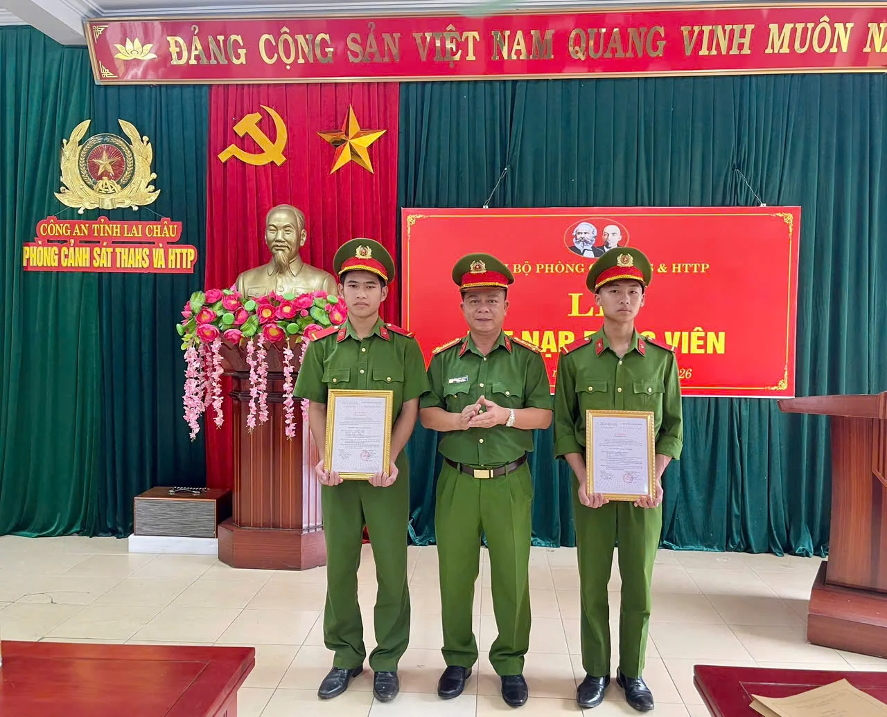 Chi bộ Phòng Cảnh sát THAHS&HTTP chú trọng công tác phát triển đảng viên, xây dựng lực lượng trong sạch, vững mạnh