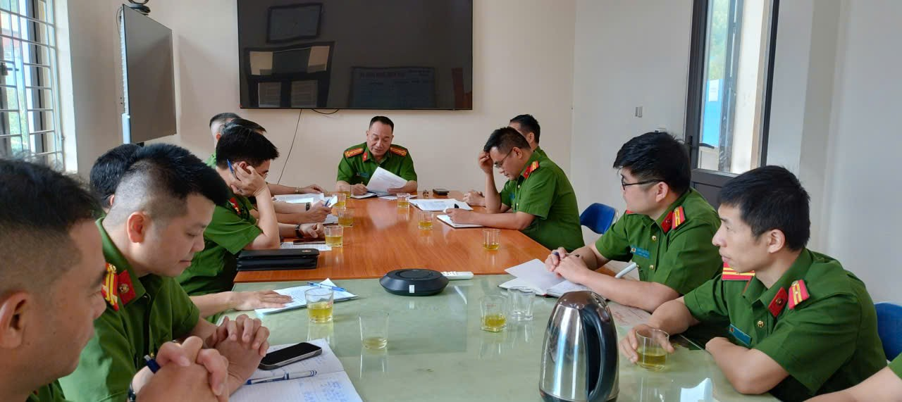 Công an xã Sin Suối Hồ: Tiếp và làm viêc với Đoàn kiểm tra của Cục C09 - Bộ Công an