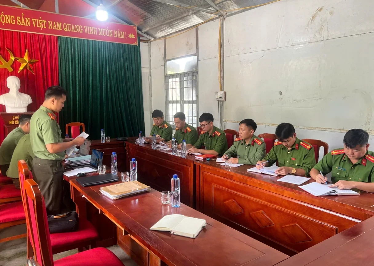 Thanh tra Công an tỉnh kiểm tra công tác công khai, minh bạch tài chính tại Công an xã Tủa Sín Chải