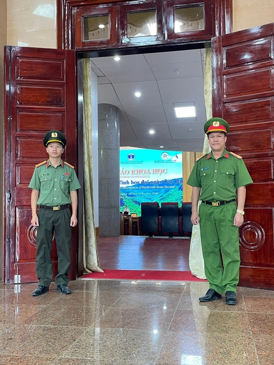 Công an phường Tân Phong bảo đảm ANTT phục vụ Hội thảo khoa học “Sâm Lai Châu - Tinh hoa đại ngan Tây bắc” năm 2026.