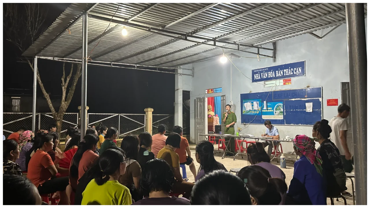 Công an xã Bình Lư, tỉnh Lai Châu đẩy mạnh tuyên truyền, phổ biến pháp luật tại thôn Thanh Bình