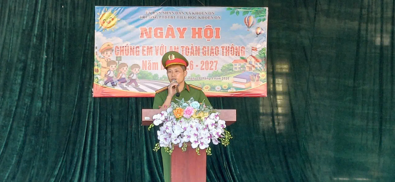 Công an xã tổ chức tuyên truyền pháp luật về trật tự, an toàn giao thông đường bộ cho học sinh trên địa bàn xã Khoen On