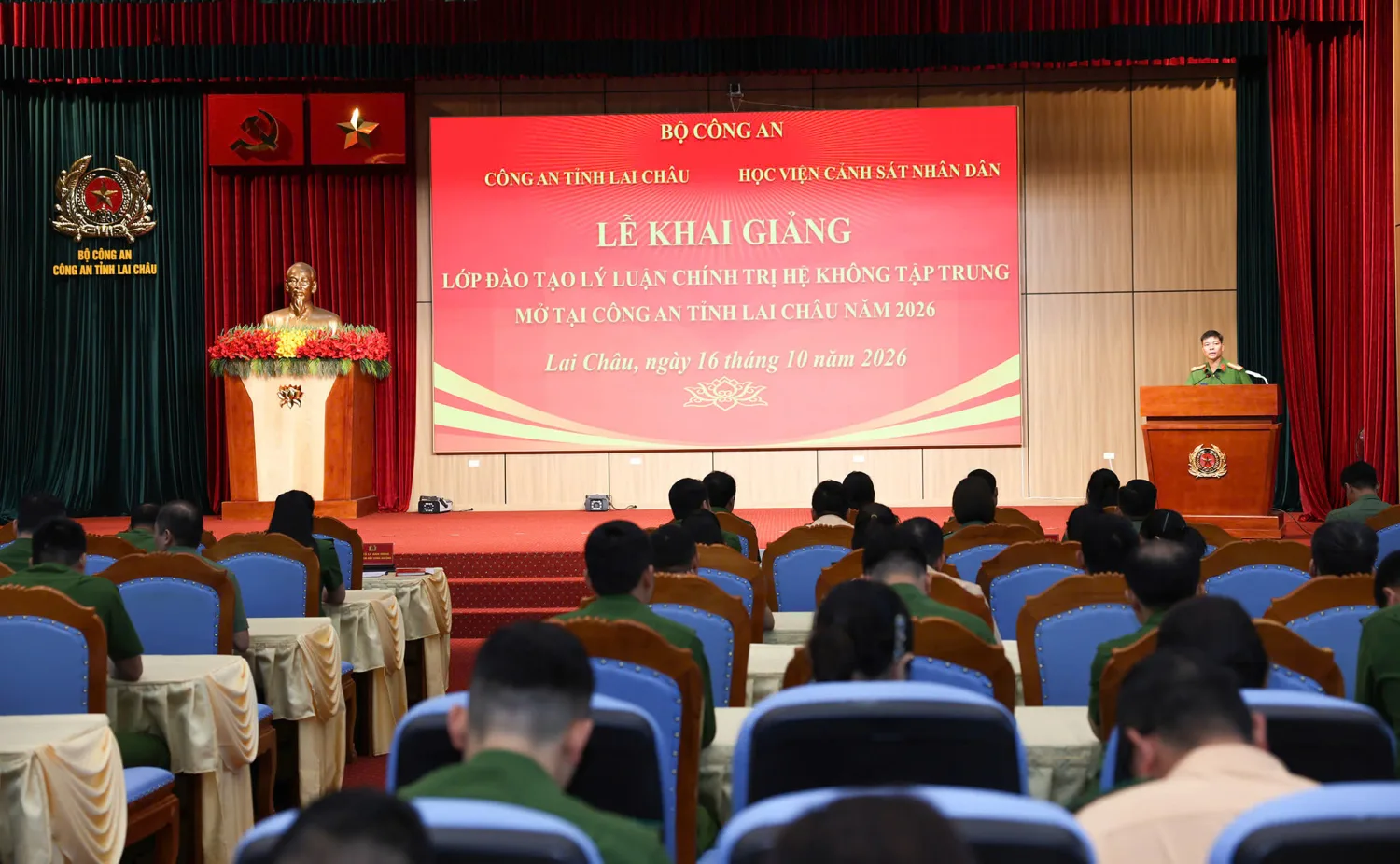 Khai giảng lớp đào tạo lý luận chính trị hệ không tập trung mở tại Công an tỉnh Lai Châu năm 2026