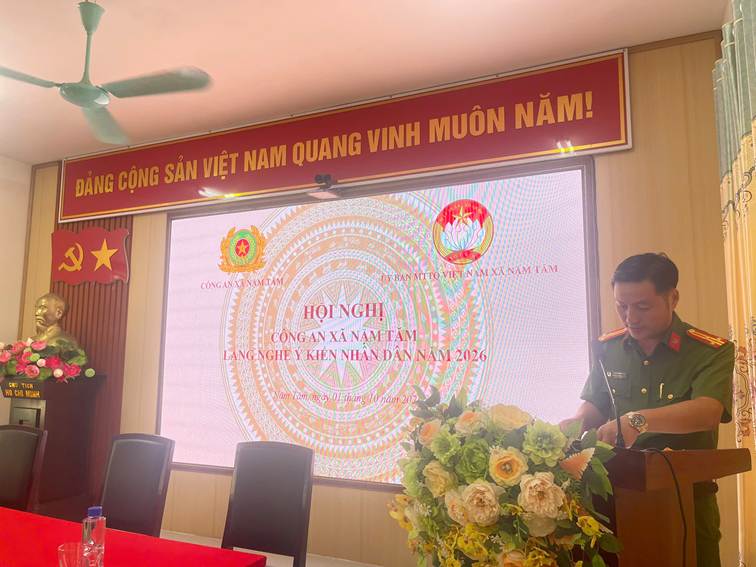 Công an xã Nậm Tăm lắng nghe ý kiến nhân dân, củng cố thế trận an ninh nhân dân từ cơ sở