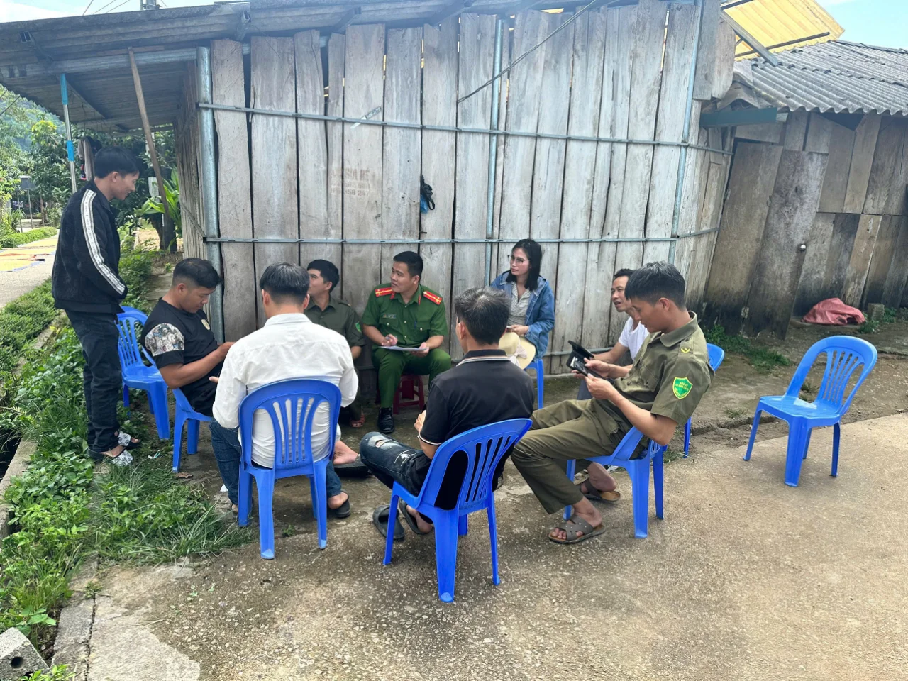 Công an xã Khun Há bám sát địa bàn, lắng nghe và giải quyết nguyện vọng chính đáng của nhân dân