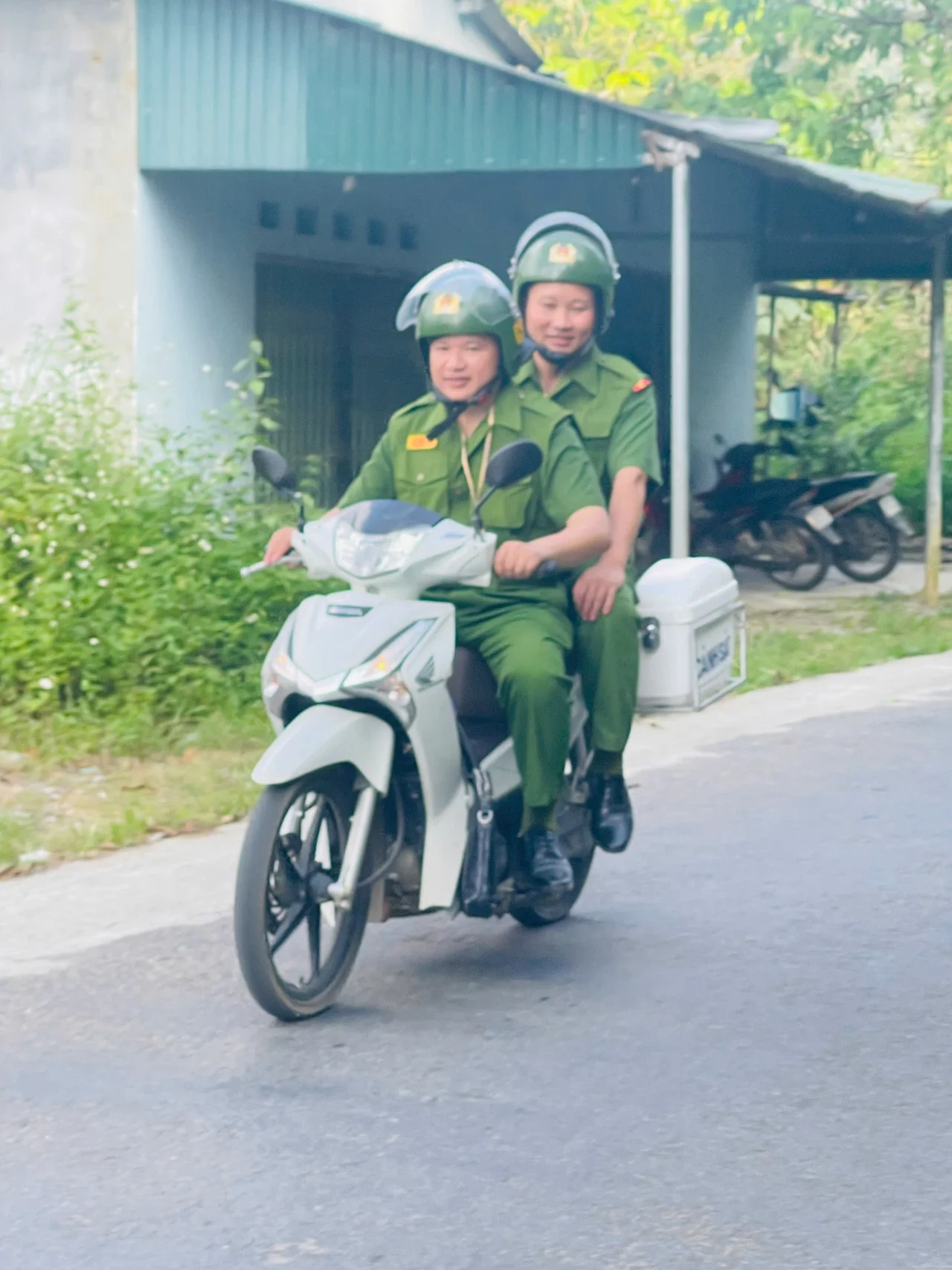 Công an xã Khun Há tuần tra lưu động kết hợp giữa tuần tra công khai và mật phục trên địa bàn xã