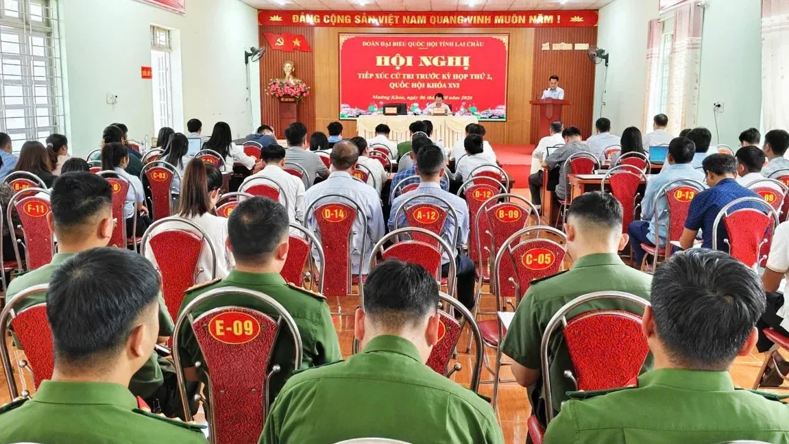 Công an xã Mường Khoa tham dự Hội nghị tiếp xúc cử tri trước kỳ họp thứ 2, Quốc hội khoá XVI