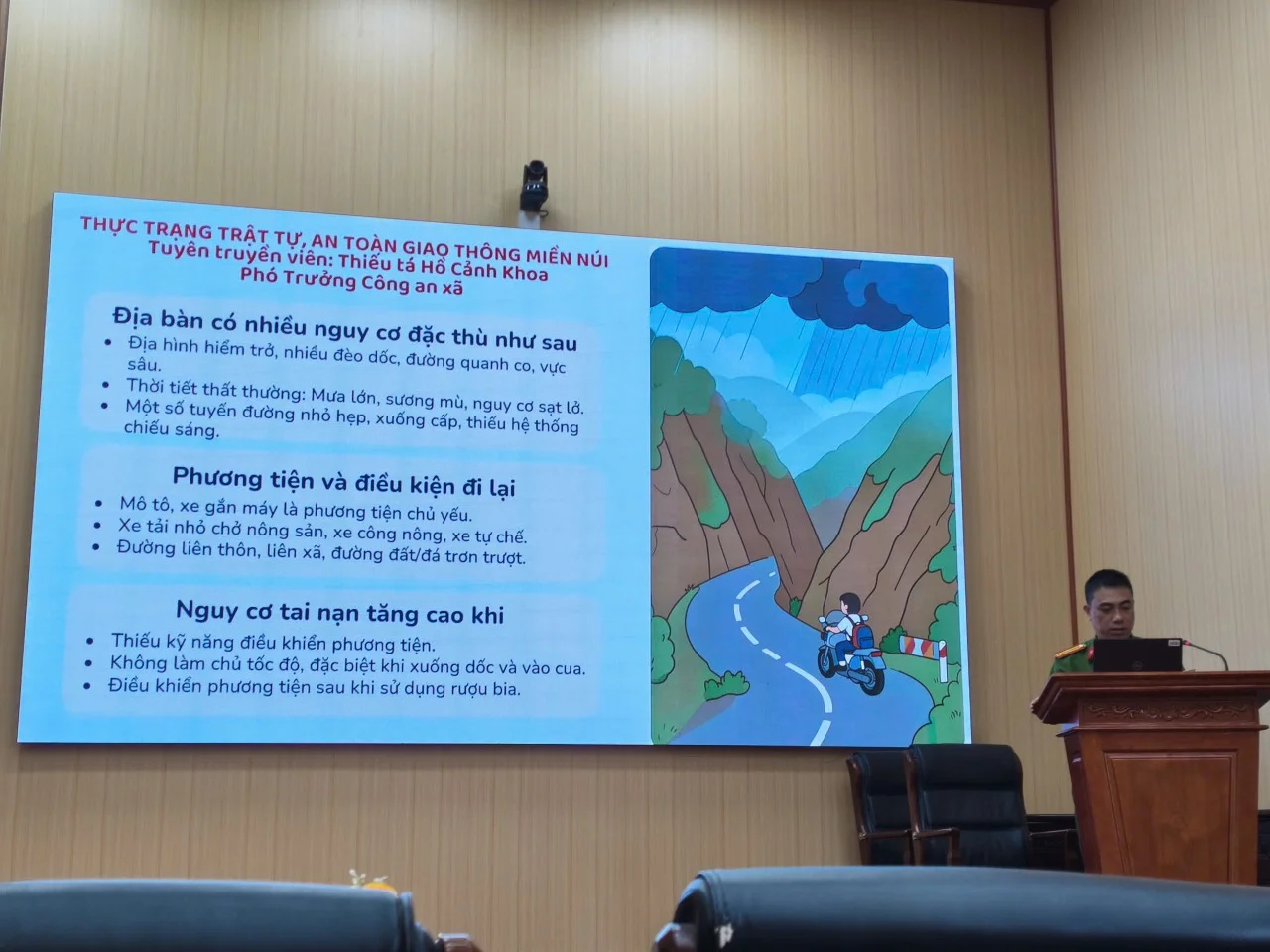 Tập huấn, tuyên truyền về bảo đảm an ninh trật tự và an toàn giao thông cho bí thư, phó bí thư các chi đoàn