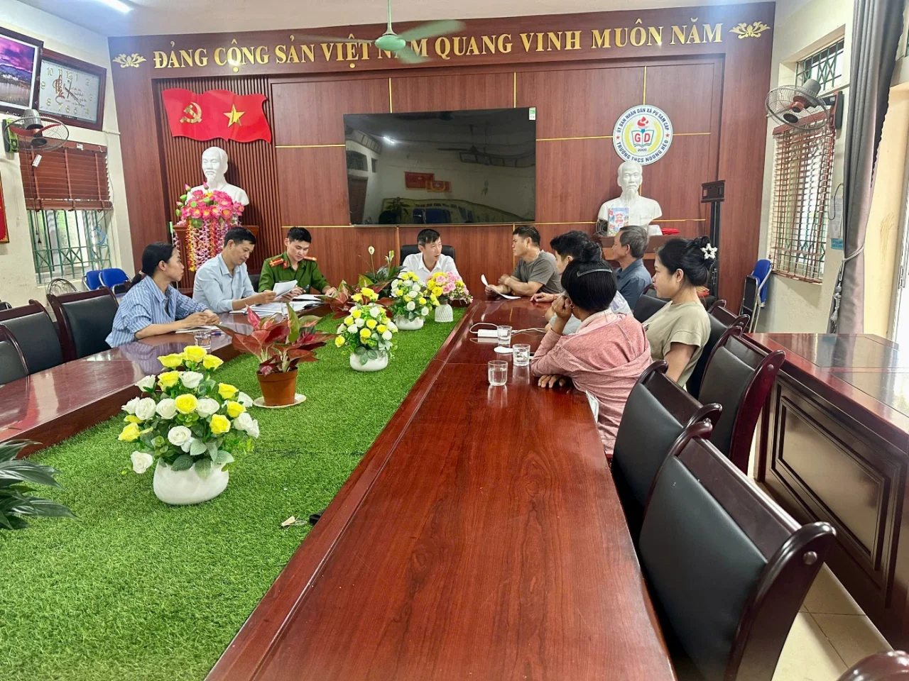 Công an xã Pu Sam Cáp tăng cường phối hợp xác minh hồ sơ kết hôn có yếu tố nước ngoài