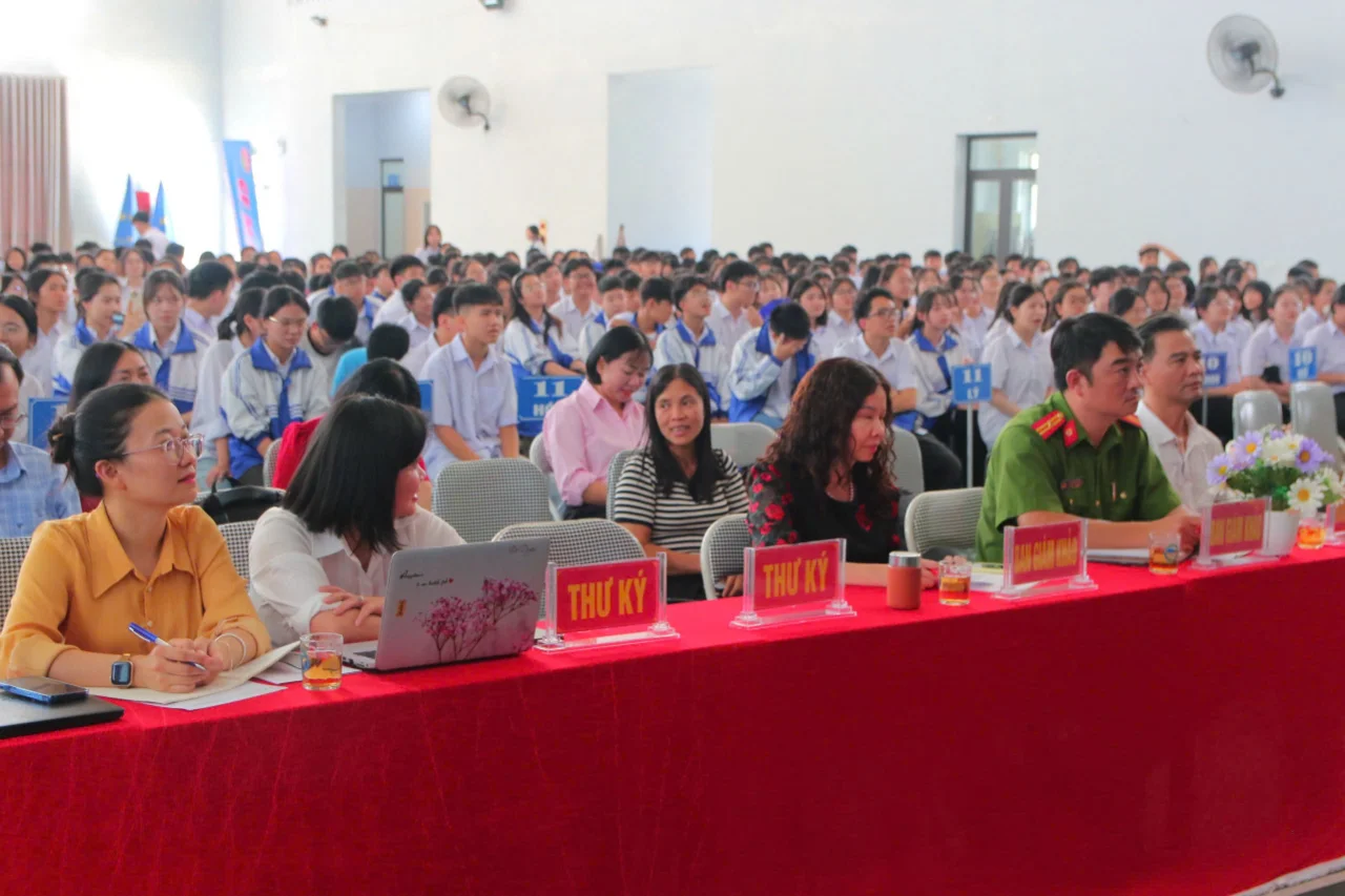 Công an phường Tân Phong phối hợp tổ chức hội thi tìm hiểu pháp luật phòng, chống ma túy trong học sinh.