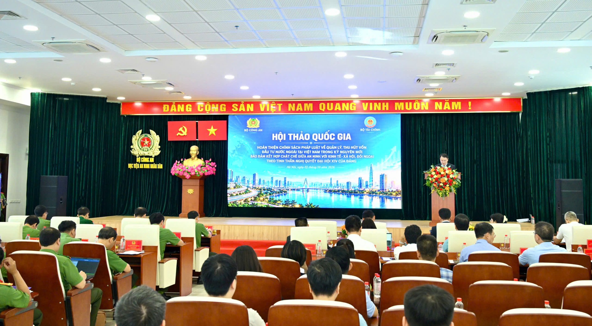Hoàn thiện chính sách, pháp luật về quản lý, thu hút vốn đầu tư nước ngoài tại Việt Nam trong kỷ nguyên mới bảo đảm kết hợp chặt chẽ giữa an ninh với kinh tế - xã hội, đối ngoại