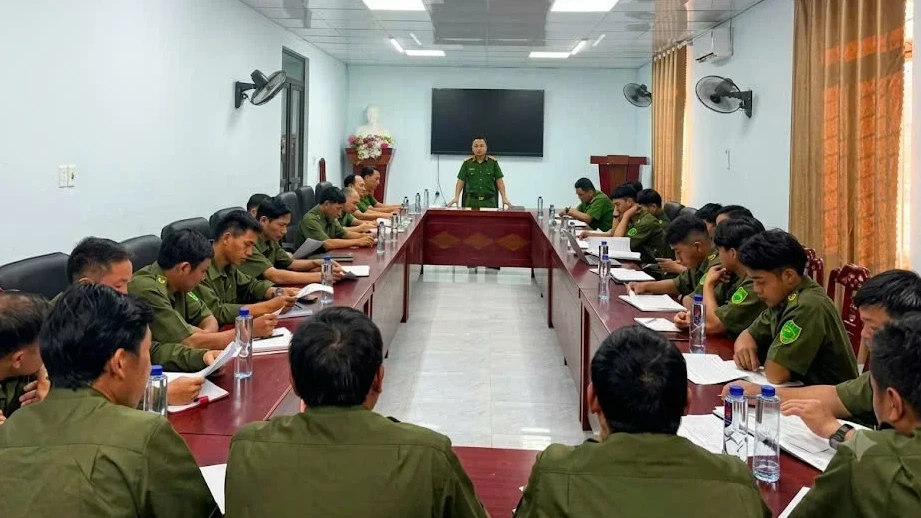 Công an xã Sin Suối Hồ tổ chức hội nghị giao ban tháng 10 lực lượng tham gia bảo vệ ANTT ở cơ sở.